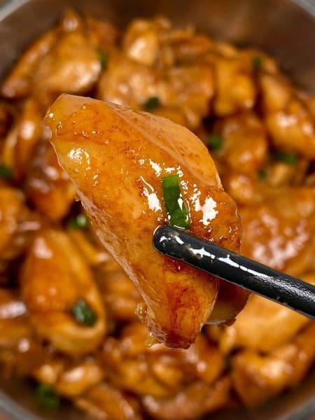 葱油焖鸡這樣做，肉质鲜嫩多汁，真的巨下饭