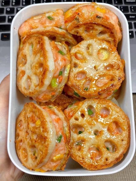 莲藕虾滑饼这样做，焦香可口，Q弹鲜美