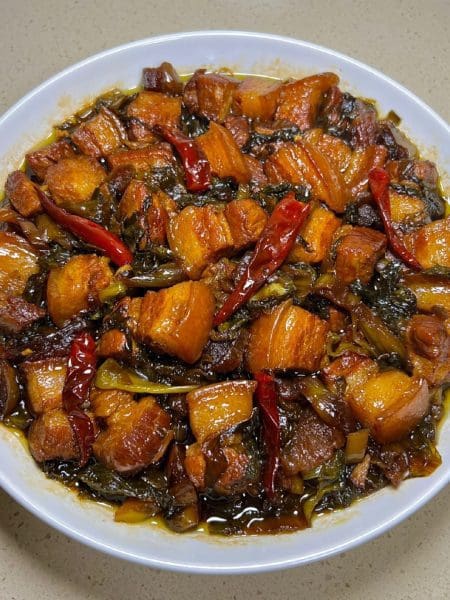 酸菜炖肉這樣做，一点也不腻，配米饭吃太香了