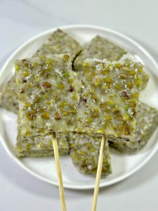 感谢奶奶绿豆糕的配方，巨好吃。