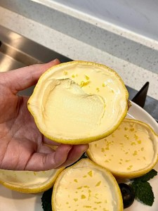 我宣布这个柠檬奶冻，是我的最爱。