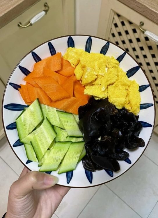 今天做的这道黄瓜木耳炒鸡蛋超级好吃！