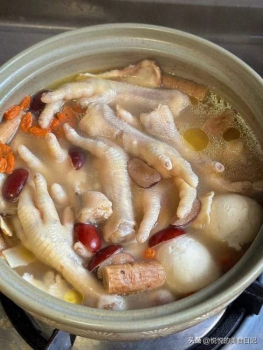 邻居大姐喝了十几年，难怪50岁也不显老