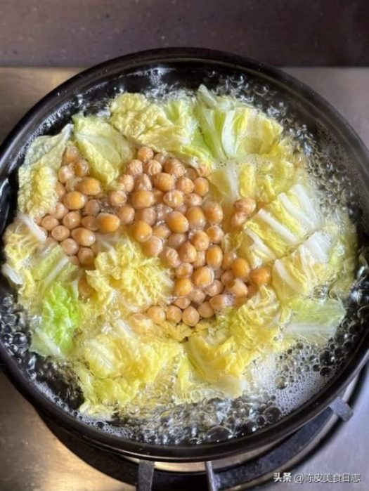 没想到白菜黄豆水，吃了三天就舒服了