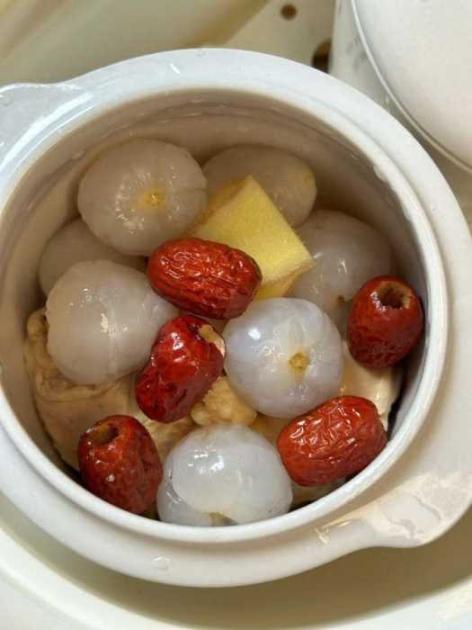 不愧是央视推荐的荔枝鸡汤，喝了几天，舒服多了