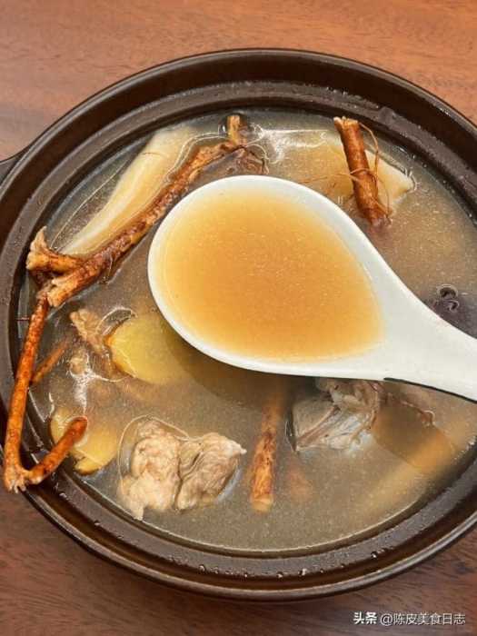 感谢同事的配方，虚不受补湿气重，喝得整个人都舒服了