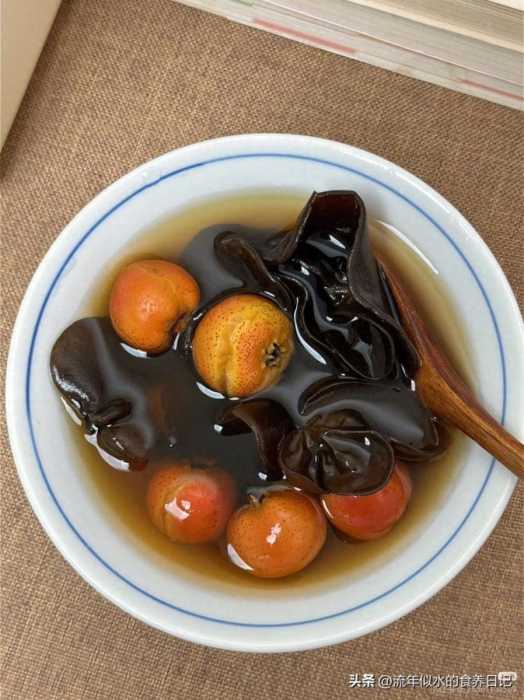 老闺蜜常喝这碗汤，脸色红润透亮。我试了五天，果然管用