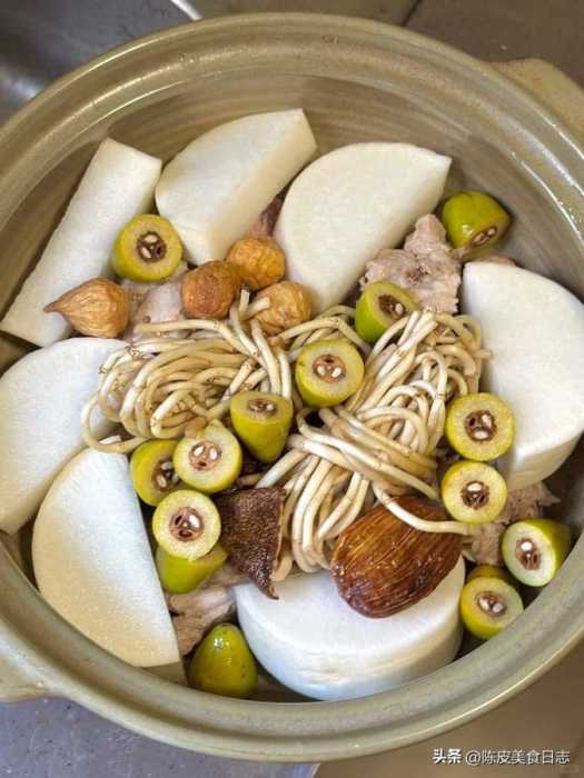 最近喉咙不舒服的，都去试试这碗汤，真管用