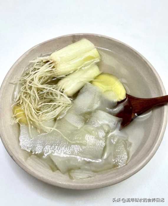 喉咙有痰？厨房这3样东西煮水，喝一次就好了